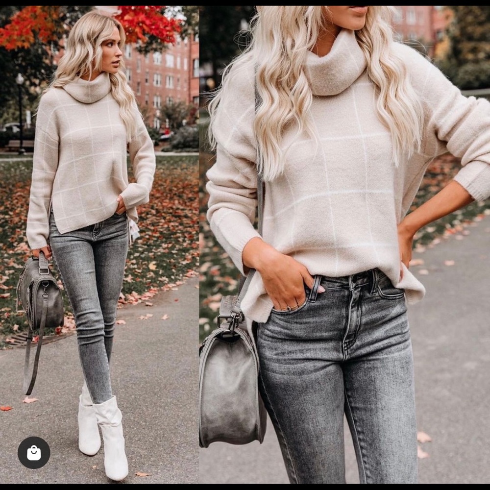 VICI Lumiere checkered mock neck sweater